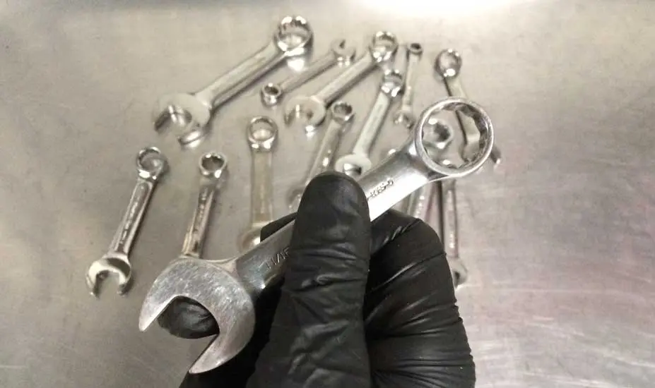 Box end wrench